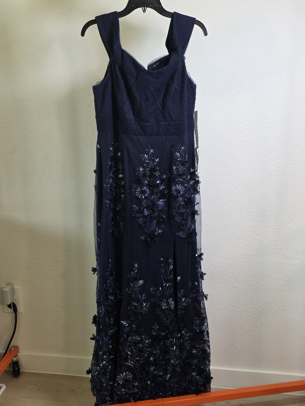 NWT Aidan Mattox Navy 3D Floral Embroidered Formal Gown Dress Sz 12 $595 Luxury - Picture 3 of 13